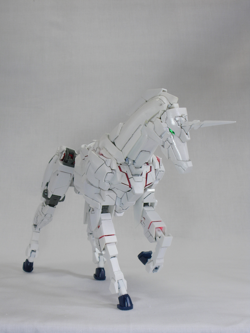 Illustration for article titled Behold: A Unicorn Gundam